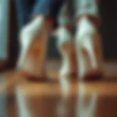 Visual comparison of shoes with proper fit versus loose fit.